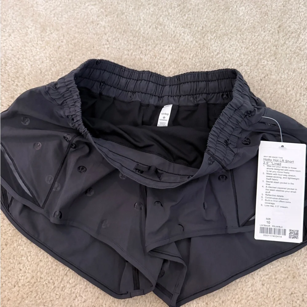 Lululemon hotty hot shorts. Size 10. Embossed logo - Picture 2 of 3